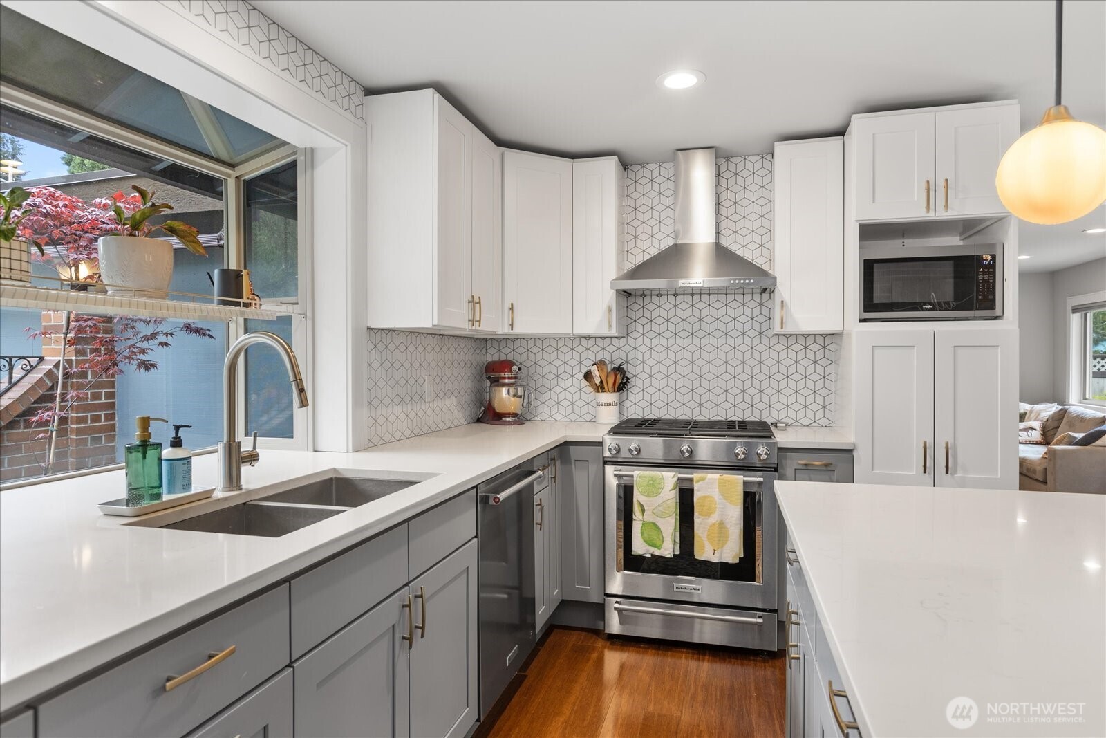 22017 95th Place W, Edmonds, WA 98020