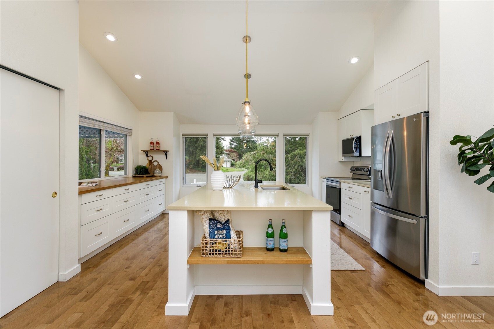 15812 NE 106th Street , Redmond, WA 98052