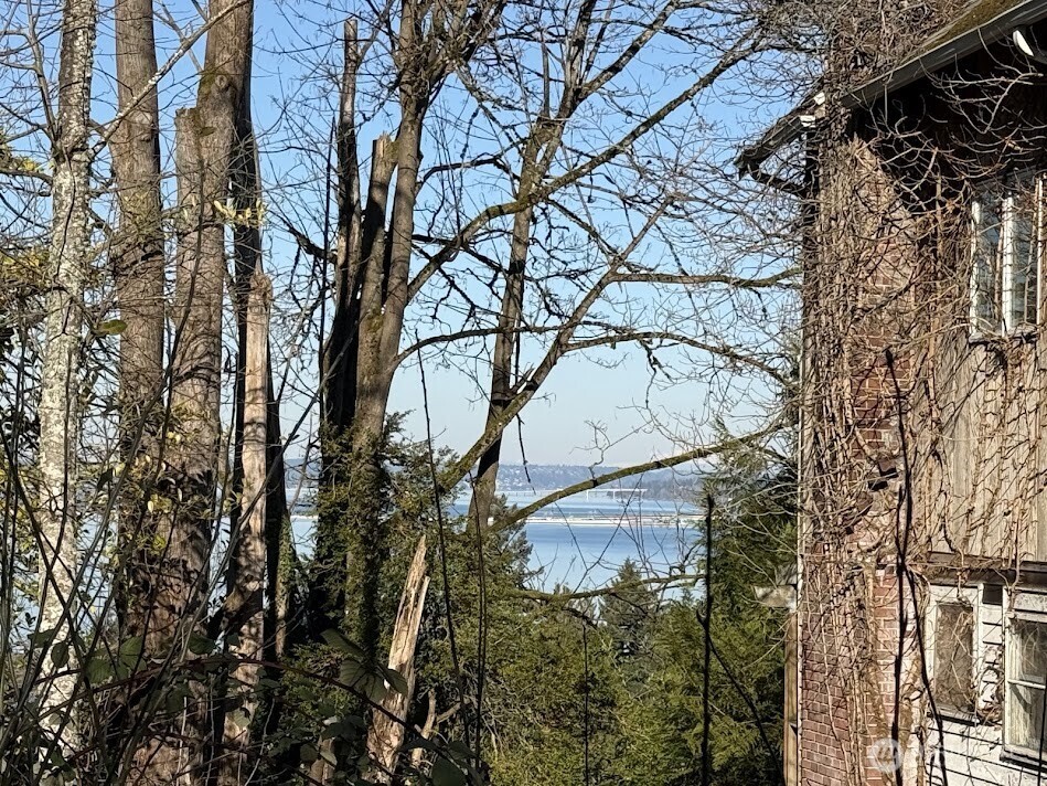 5221 S Ferdinand Street , Seattle, WA 98118