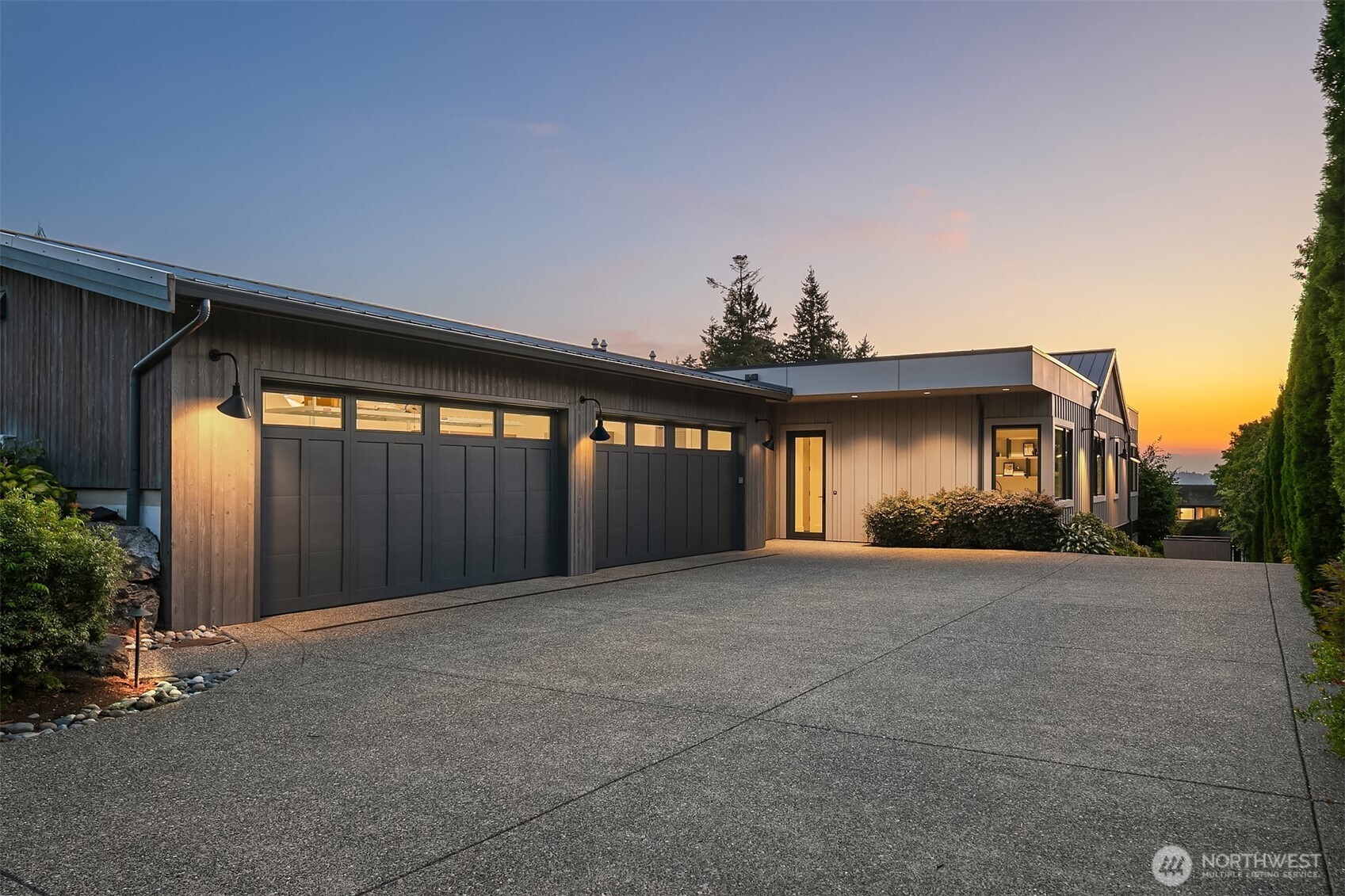 1918 94th Avenue NE, Clyde Hill, WA 98004