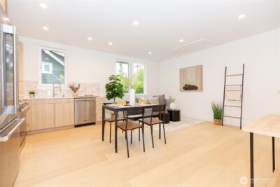 1530 25th Ave #B, Seattle, WA 98122 - Photo 2