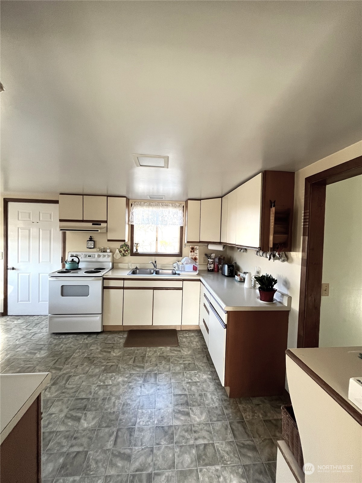 20226 NE Adrian Road , Soap Lake, WA 98851