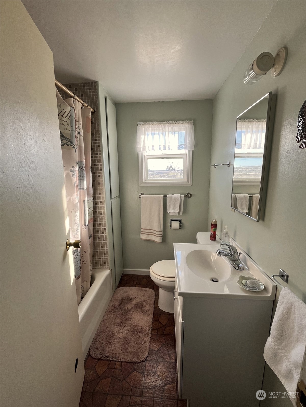 20226 NE Adrian Road , Soap Lake, WA 98851