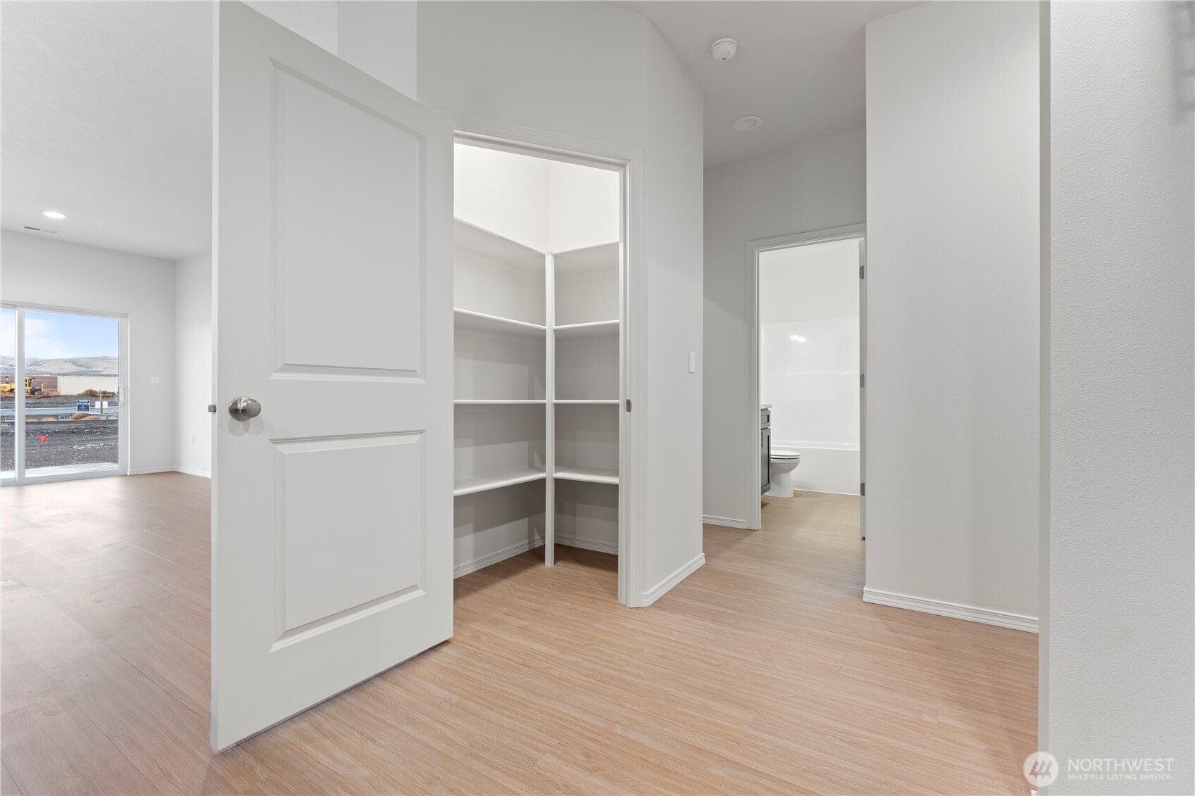 306 Poplar Street , Royal City, WA 99357
