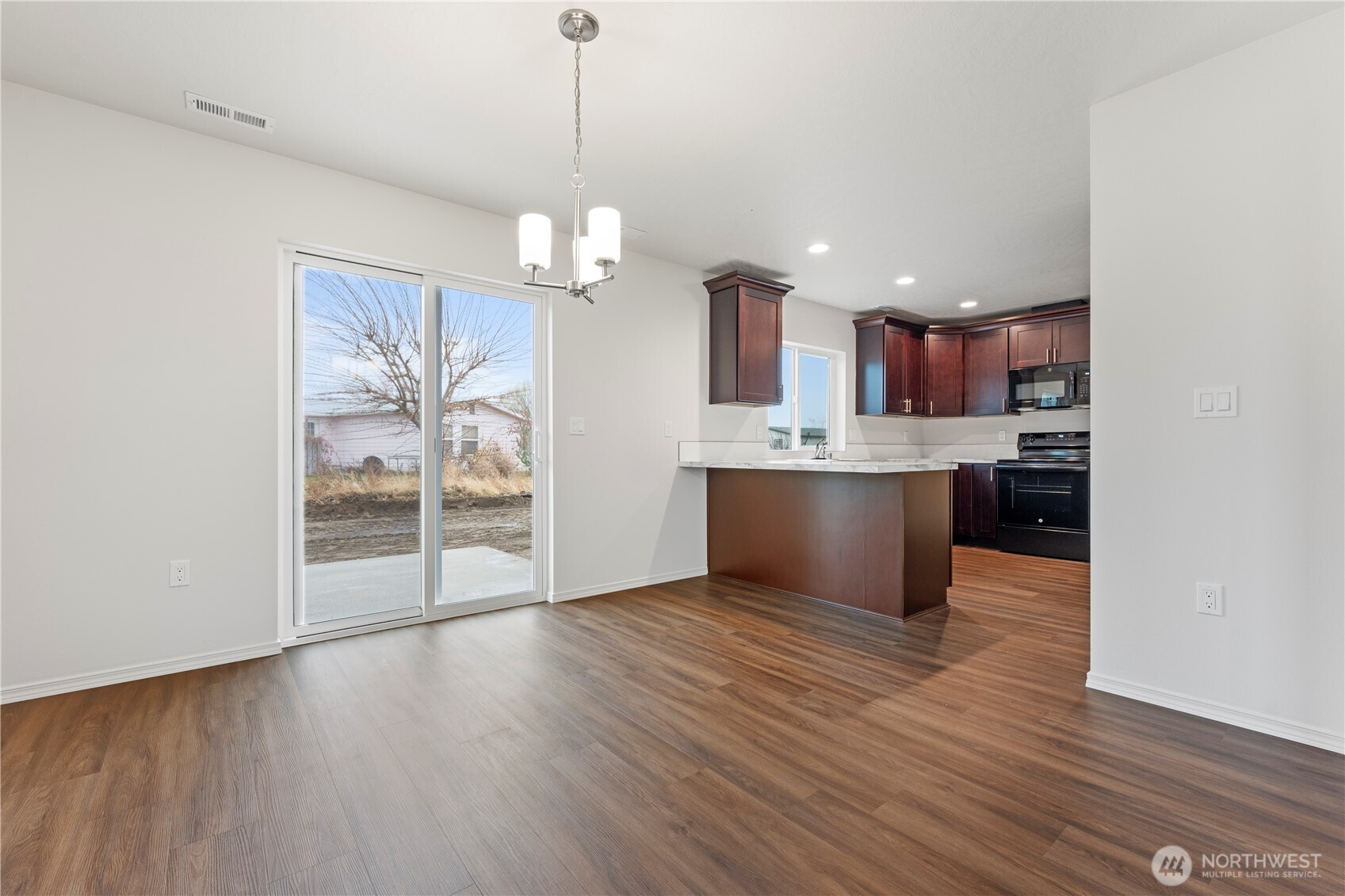 103 Poplar Street , Royal City, WA 99357