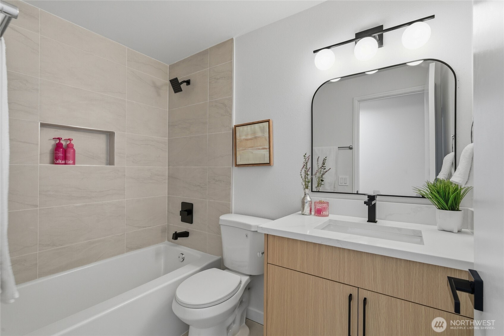 1204 E Laurel Street , Kent, WA 98030