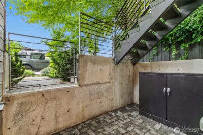 6515 Ellis Avenue S, Seattle, WA 98108 - Photo 3
