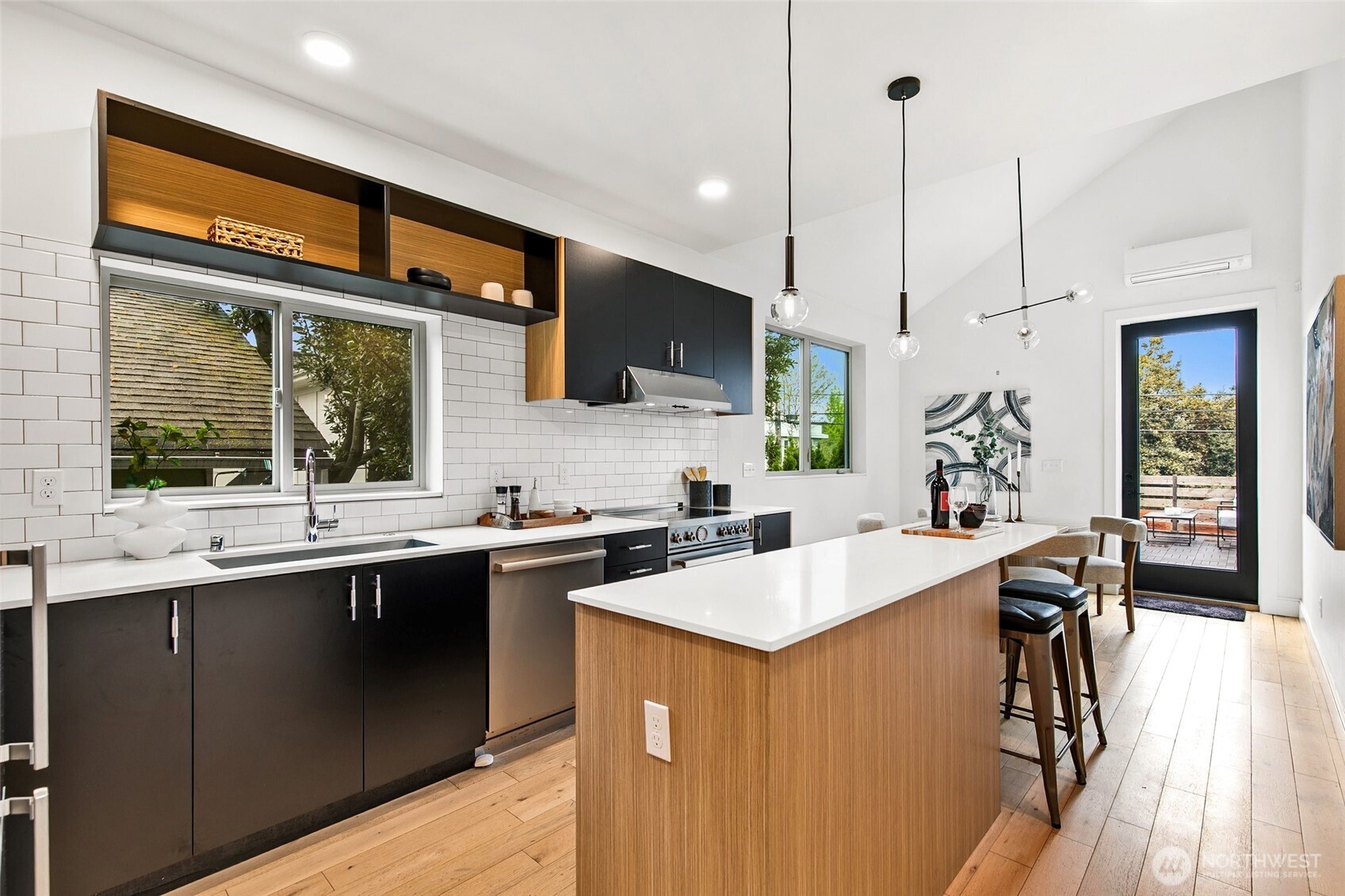 6515 Ellis Avenue S, Seattle, WA 98108