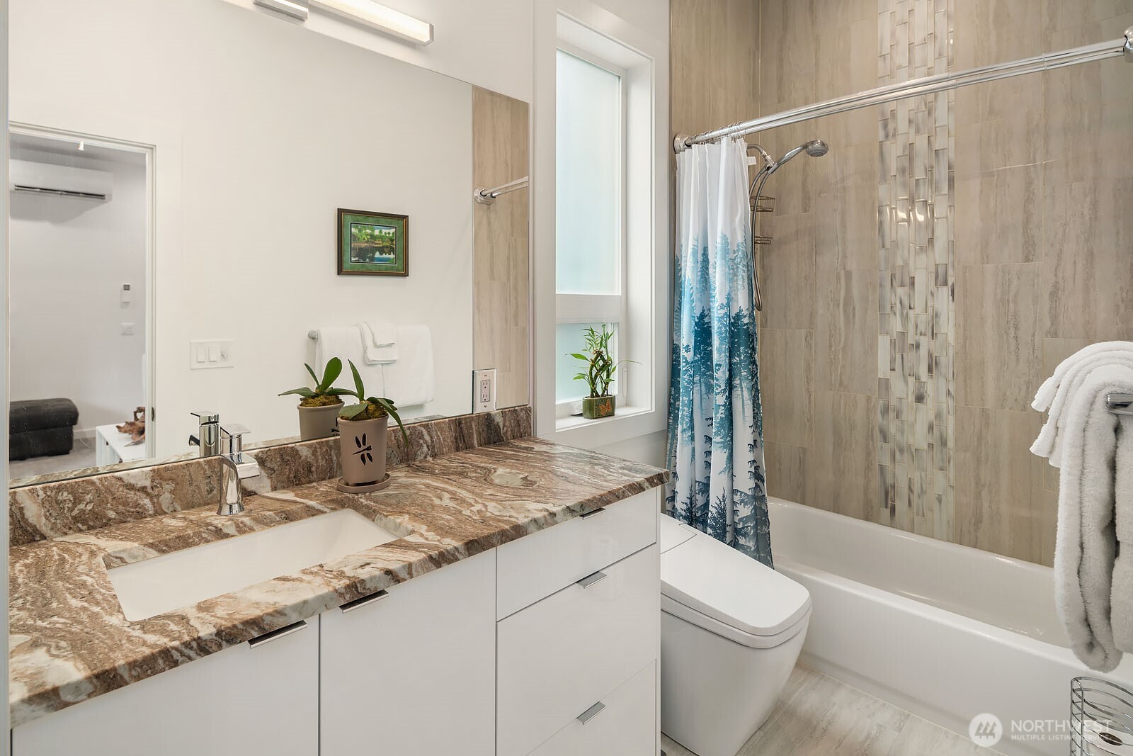 14614 SE 20th Street , Bellevue, WA 98007