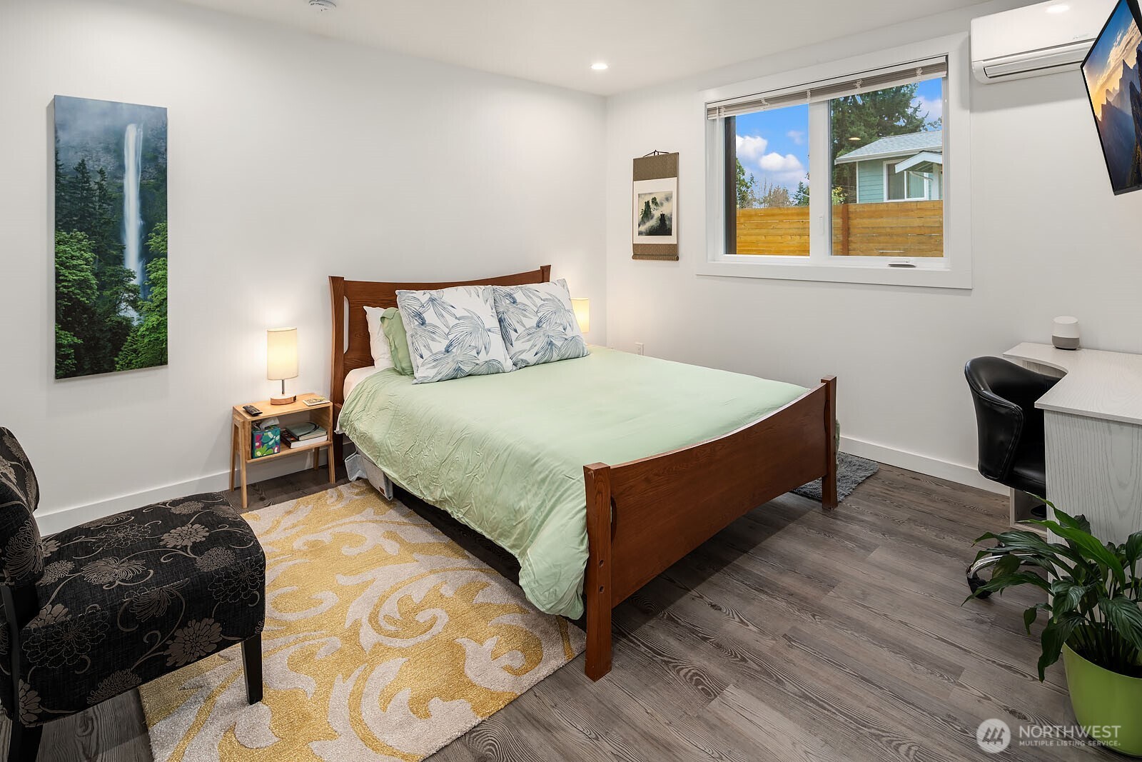 14614 SE 20th Street , Bellevue, WA 98007