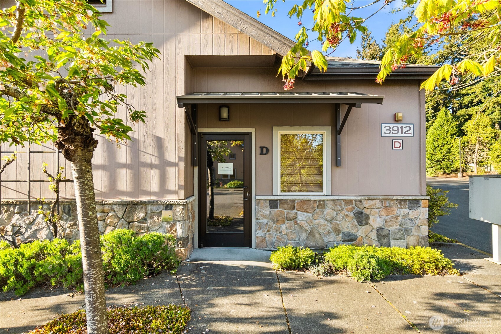 3912 Martin Way E, Olympia, WA 98506