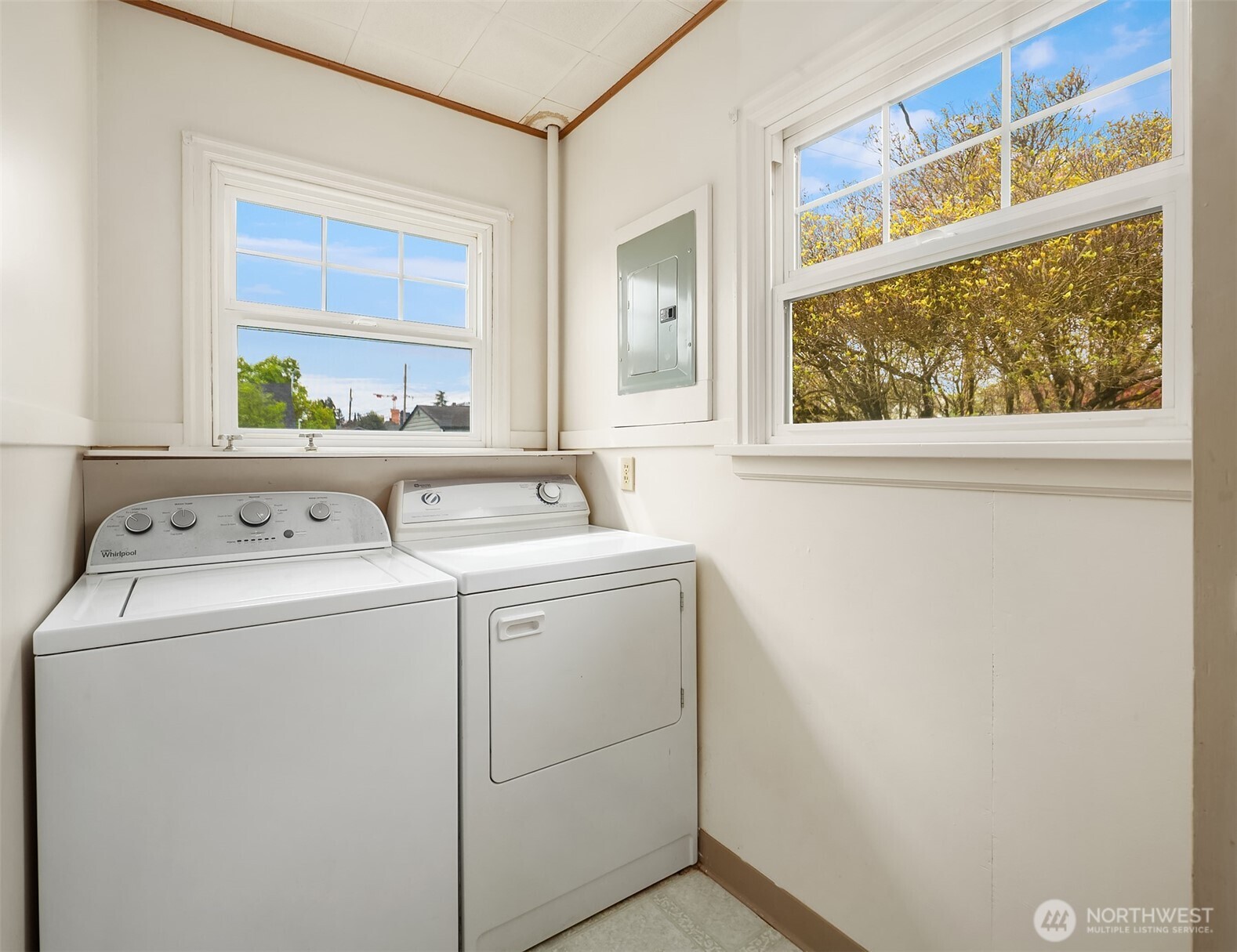 2230 Oakes Avenue , Everett, WA 98201