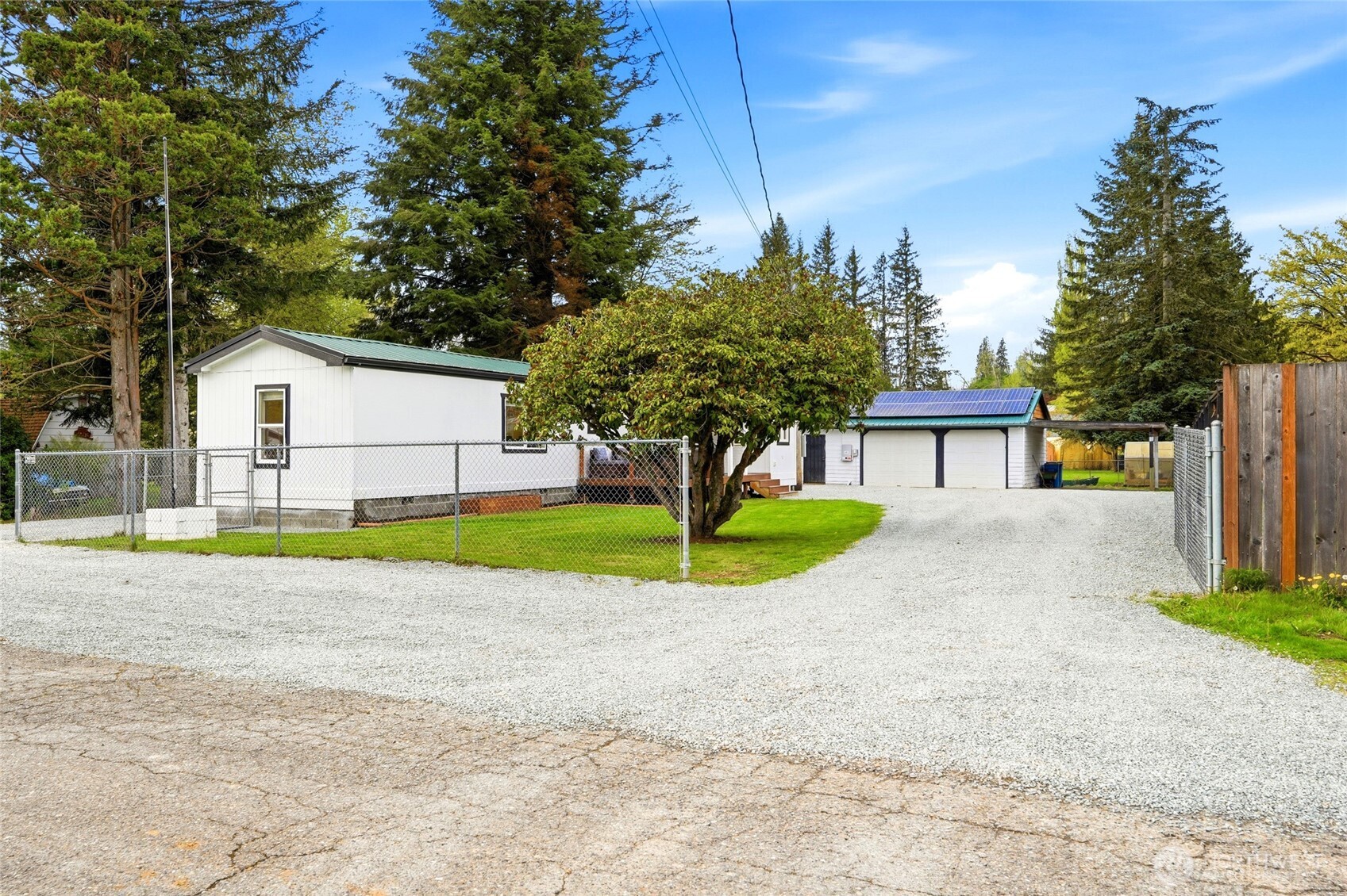 915 Dyer Road , Sultan, WA 98294