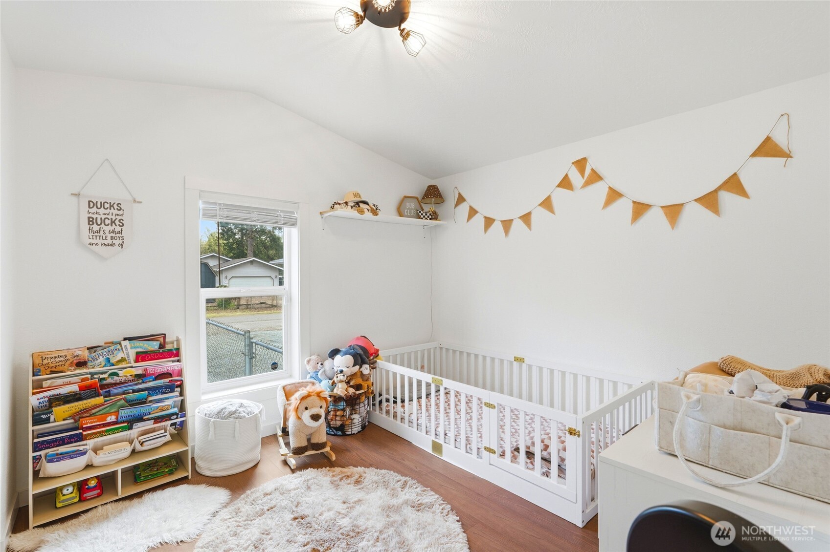 915 Dyer Road , Sultan, WA 98294