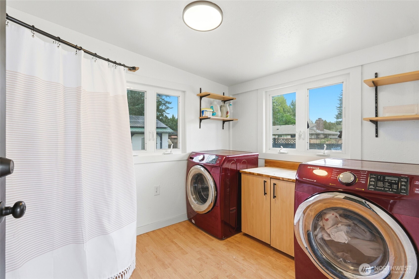 915 Dyer Road , Sultan, WA 98294