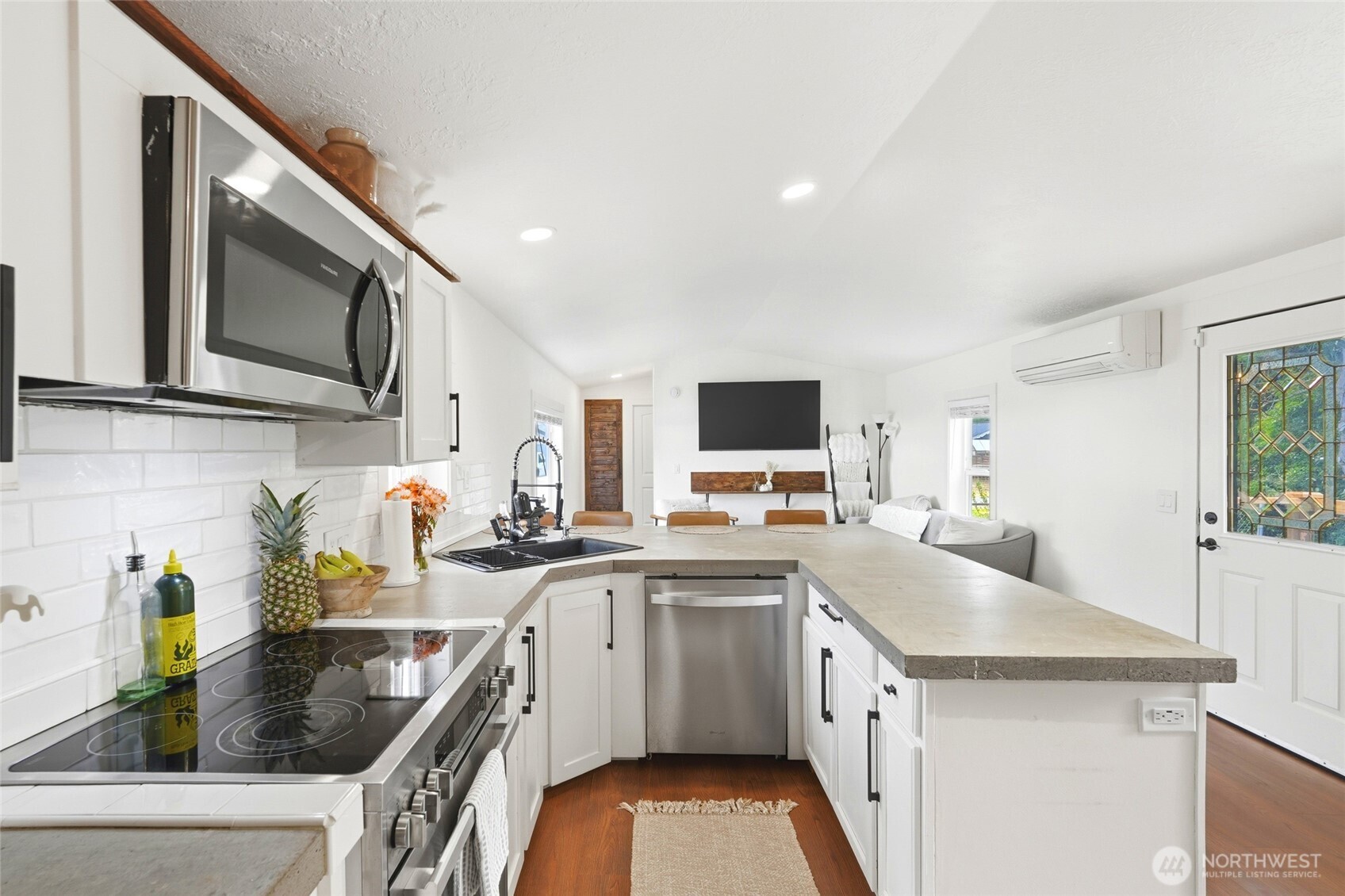 915 Dyer Road , Sultan, WA 98294