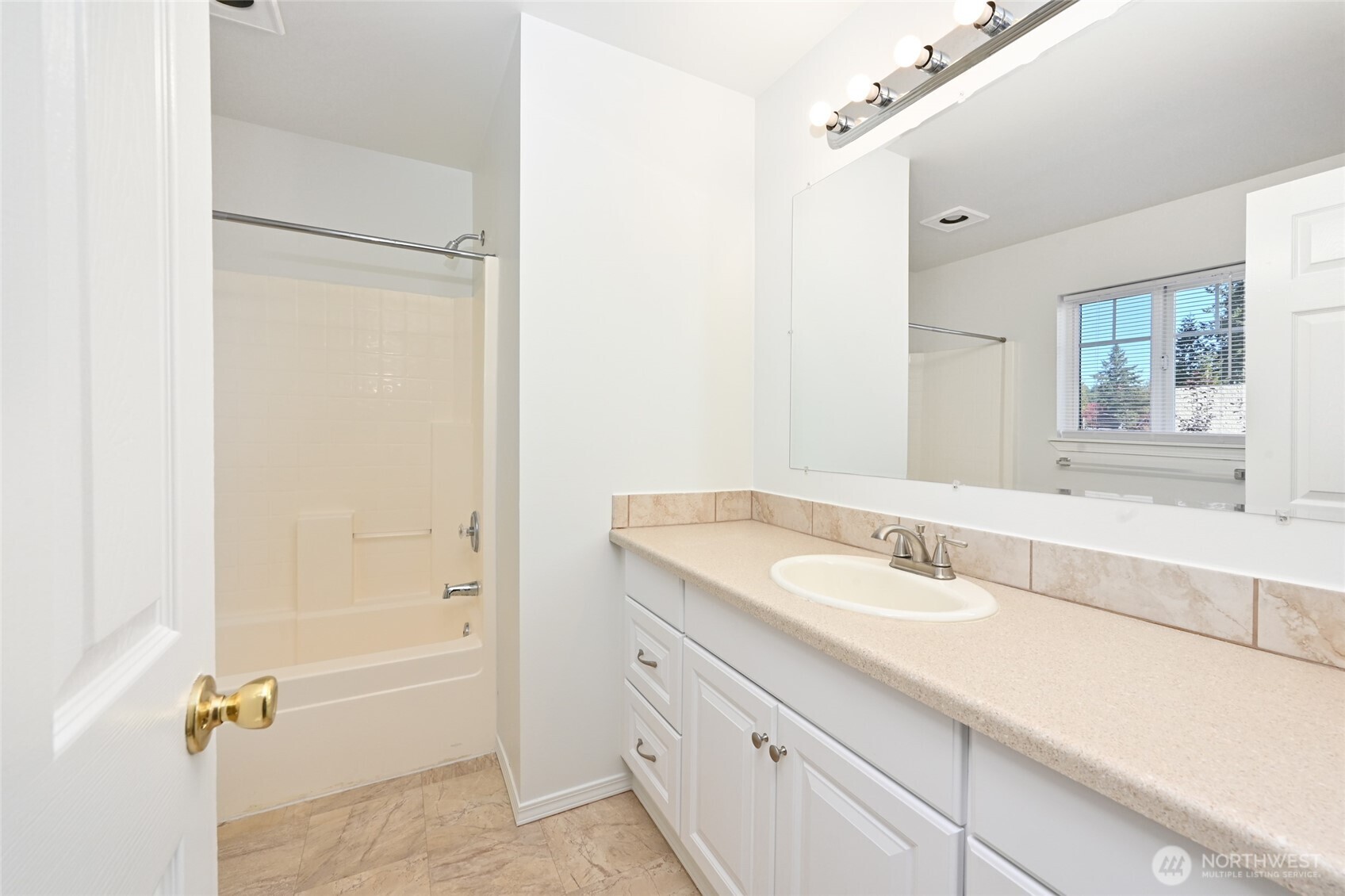 6411 Broadway , Everett, WA 98203