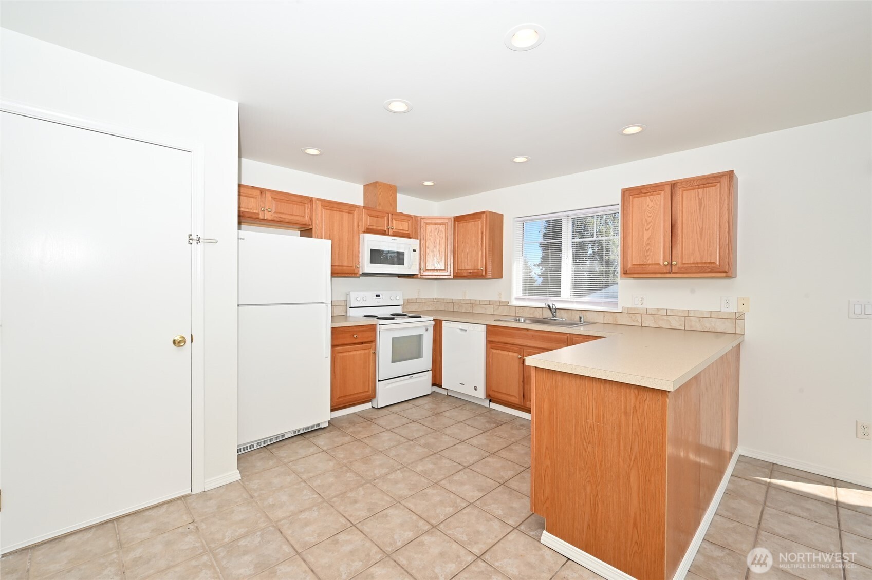 6411 Broadway , Everett, WA 98203
