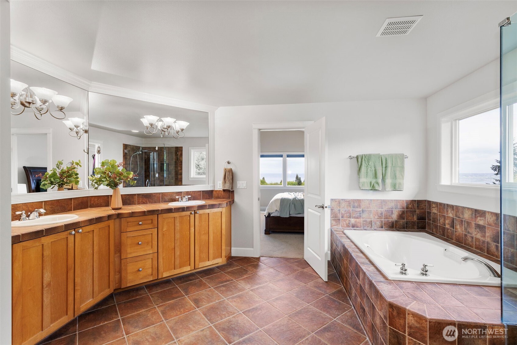 11560 NE Skyward Loop , Kingston, WA 98346