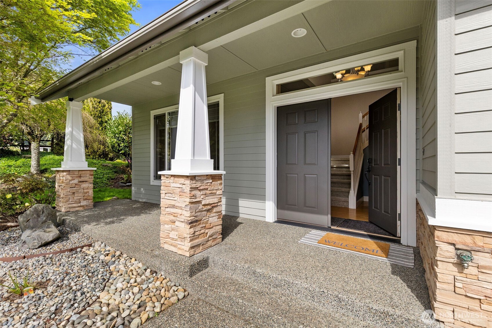 11560 NE Skyward Loop , Kingston, WA 98346