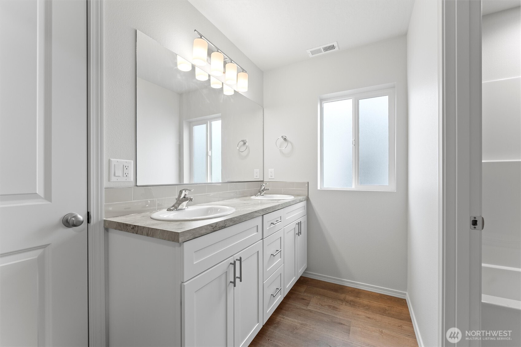 310 Poplar Street NE, Royal City, WA 99357