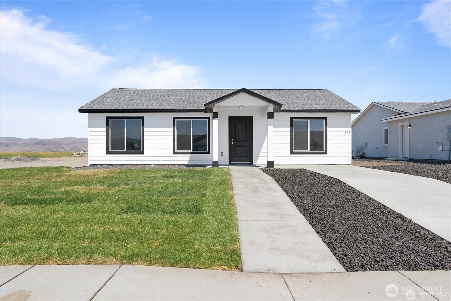 227 Poplar Street NE, Royal City, WA 99357