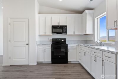 227 Poplar Street NE, Royal City, WA 99357 - Photo 17