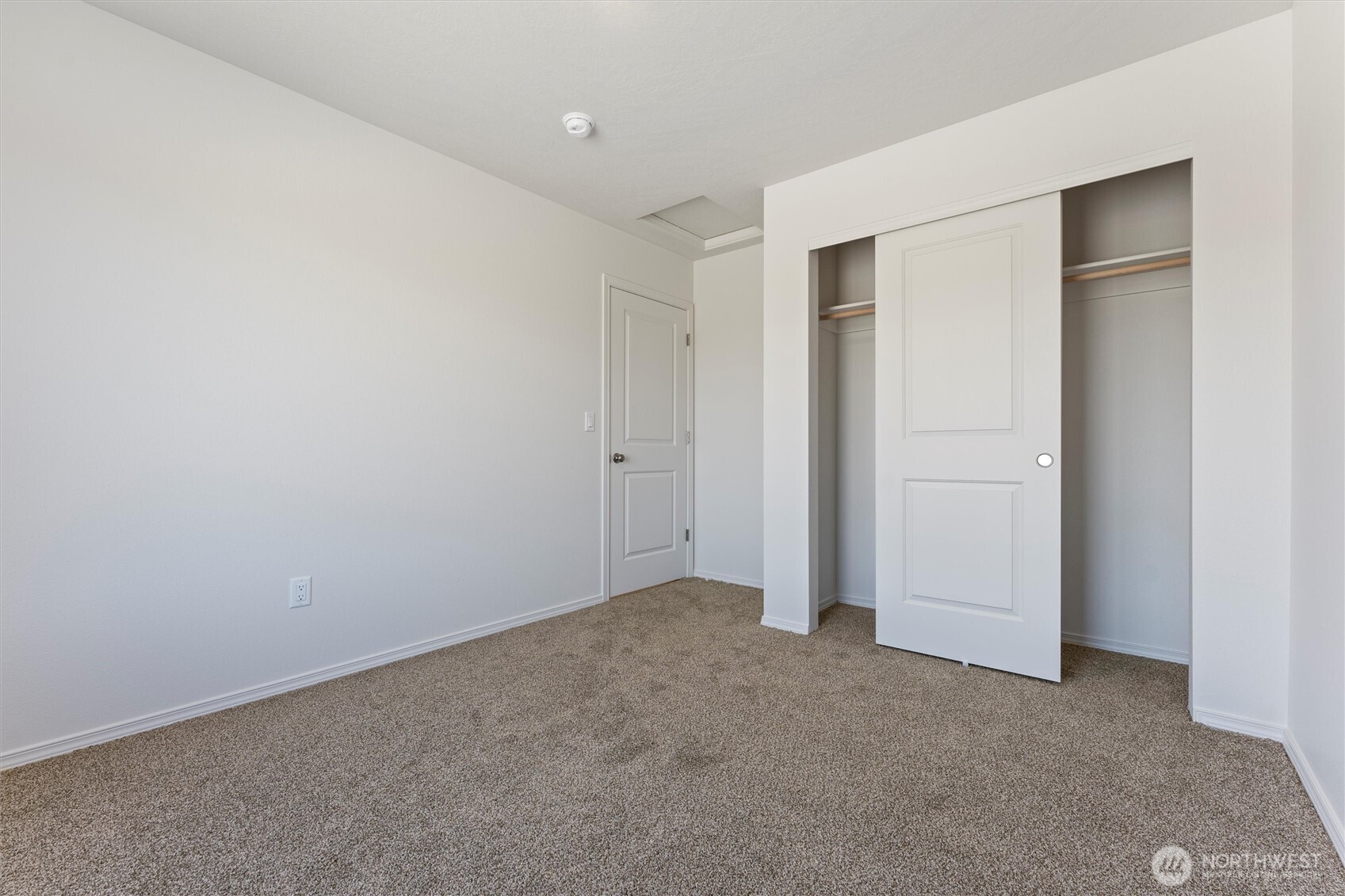227 Poplar Street NE, Royal City, WA 99357