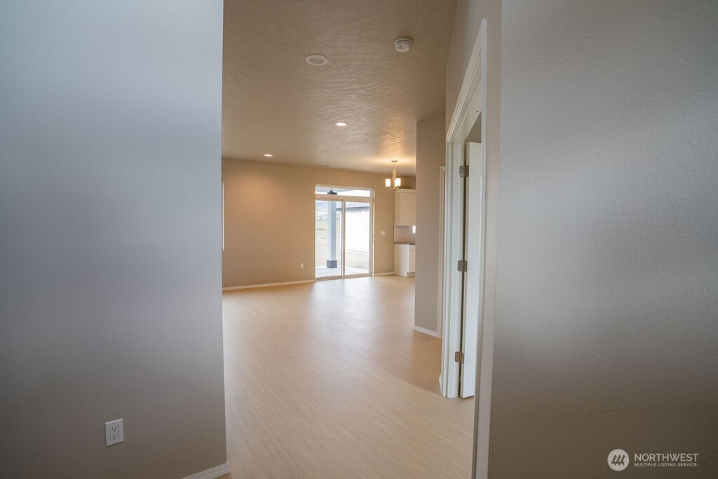591 Karen Avenue , Royal City, WA 99357