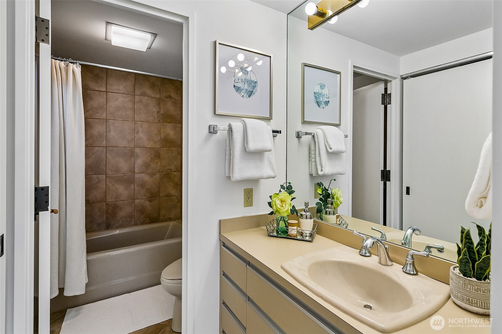 1301 Spring Street #5C, Seattle, WA 98104