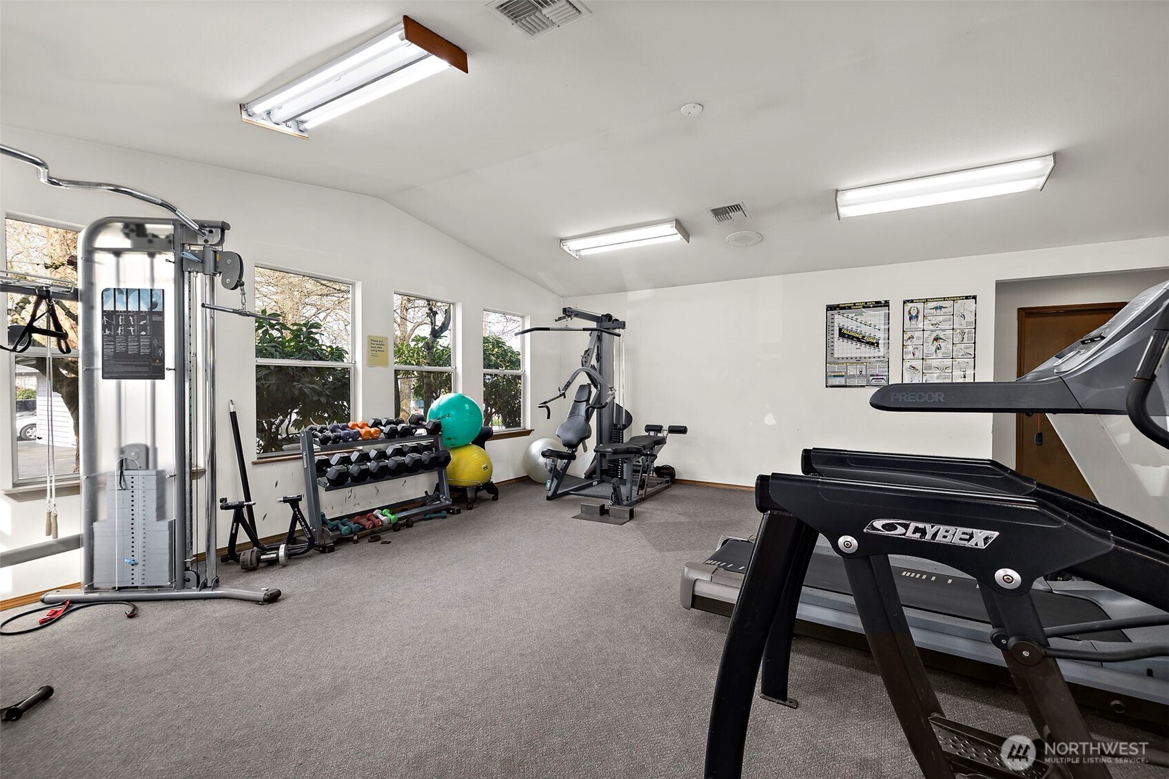 6700 NE 182nd Street #B302, Kenmore, WA 98028