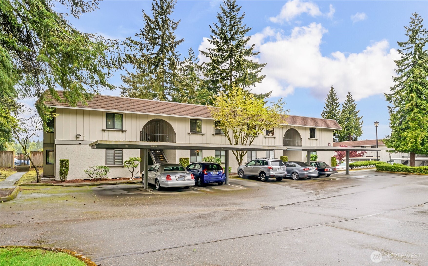 12505 NE 117th Place #J1, Kirkland, WA 98034