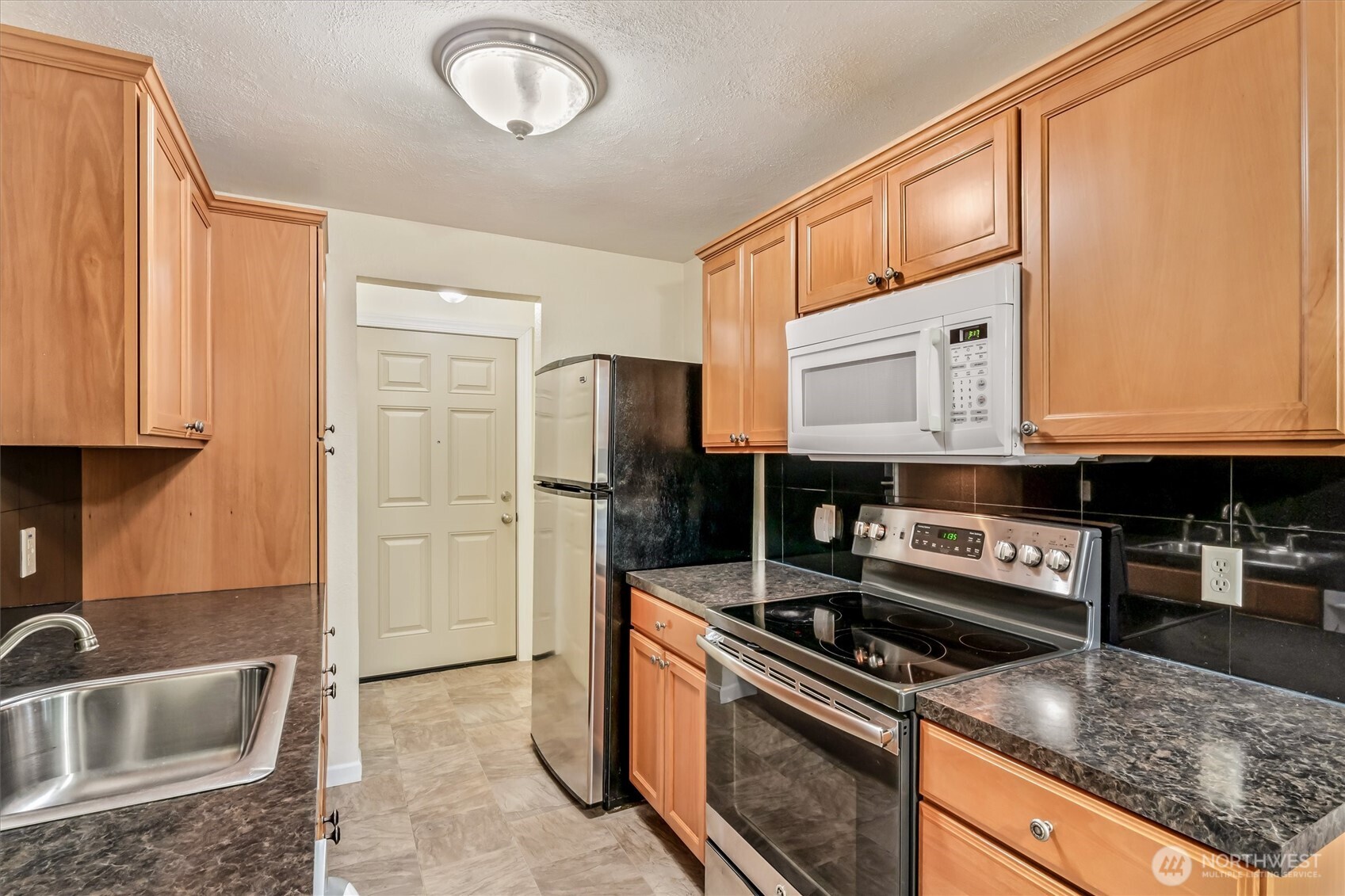 12505 NE 117th Place #J1, Kirkland, WA 98034