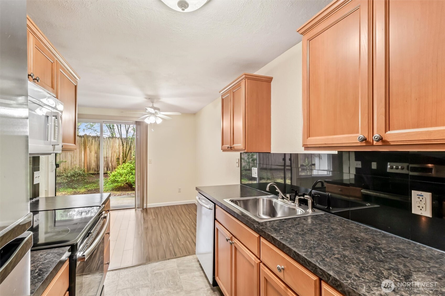 12505 NE 117th Place #J1, Kirkland, WA 98034