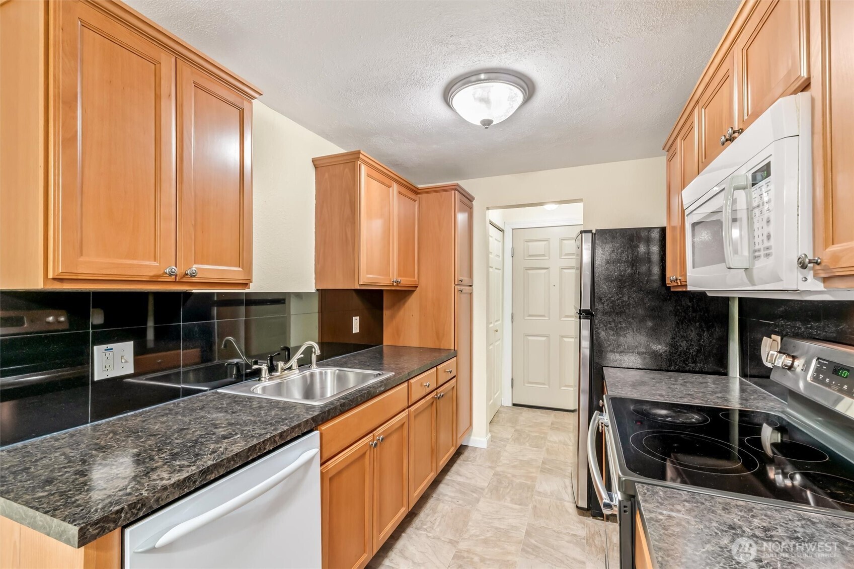 12505 NE 117th Place #J1, Kirkland, WA 98034