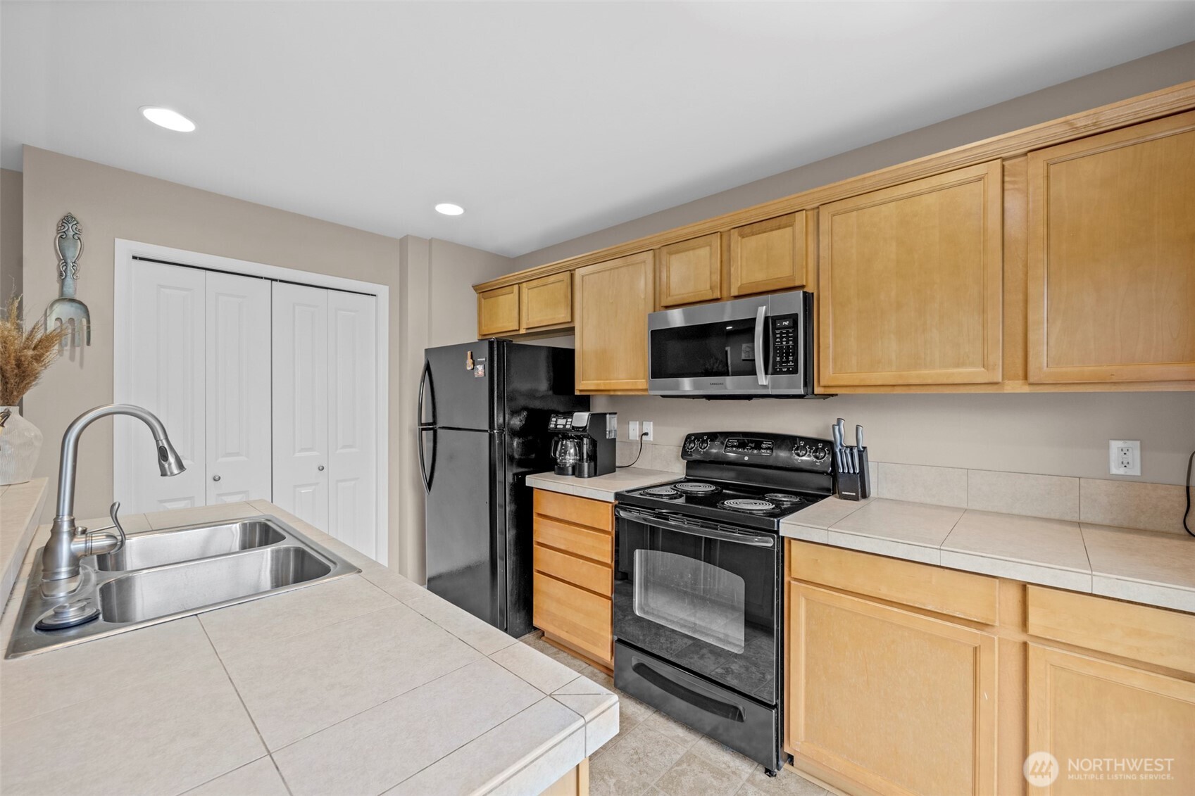 28615 72nd Drive NW, Stanwood, WA 98292