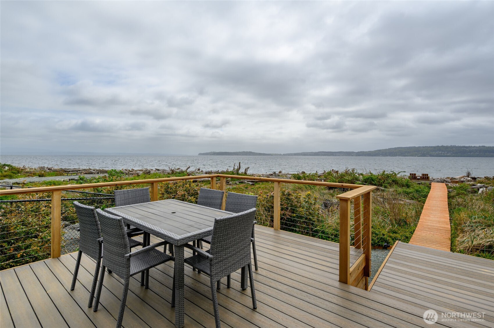 1818 E Lola Beach Lane , Oak Harbor, WA 98277-8628