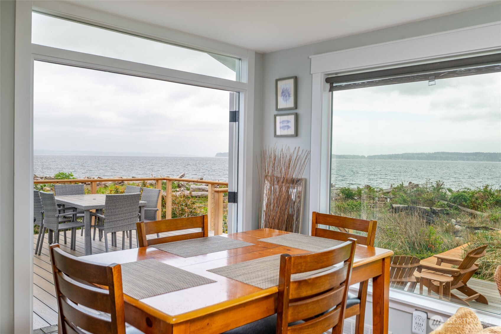 1818 E Lola Beach Lane , Oak Harbor, WA 98277-8628