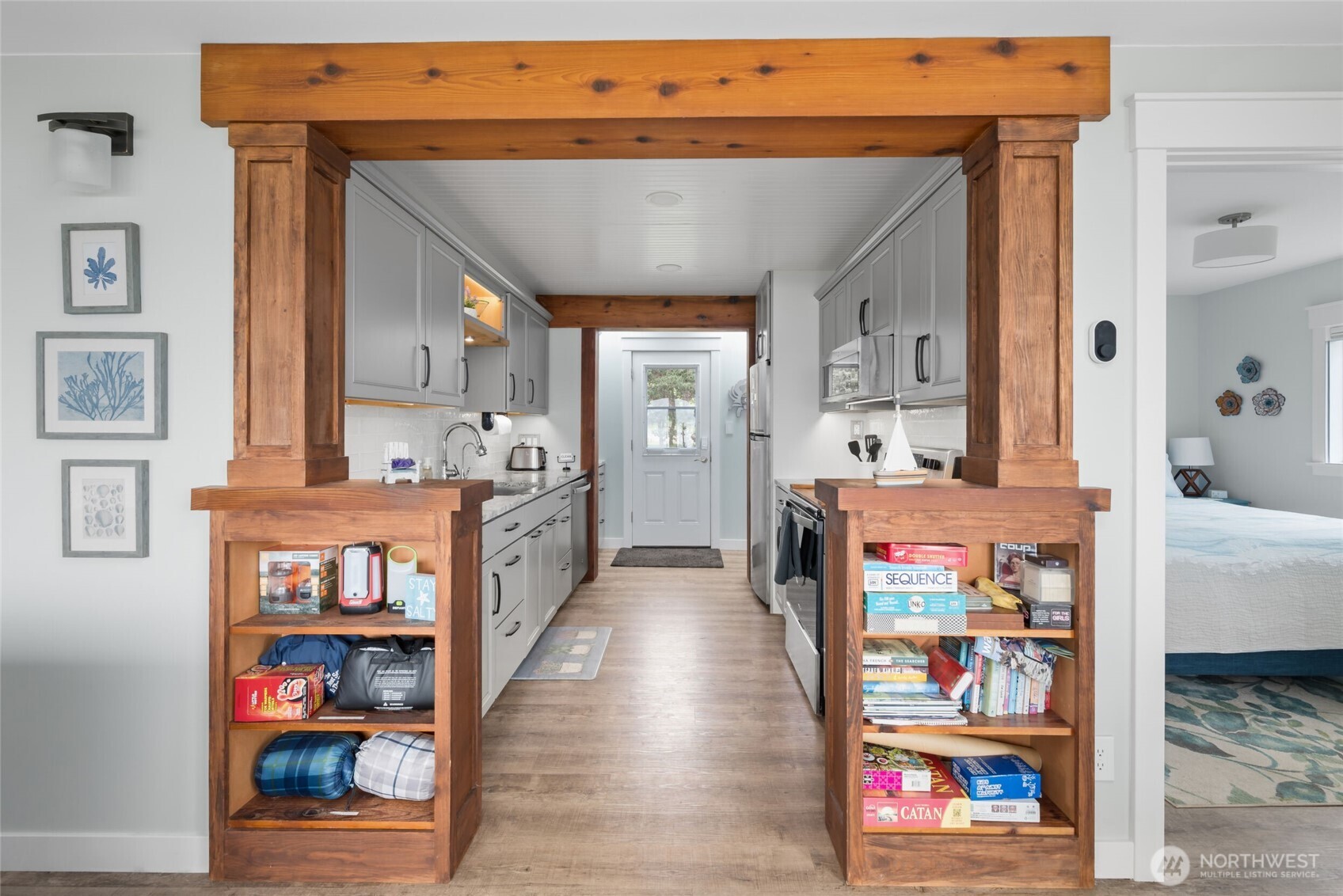 1818 E Lola Beach Lane , Oak Harbor, WA 98277-8628