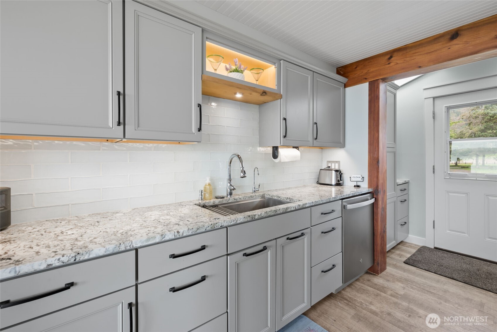 1818 E Lola Beach Lane , Oak Harbor, WA 98277-8628