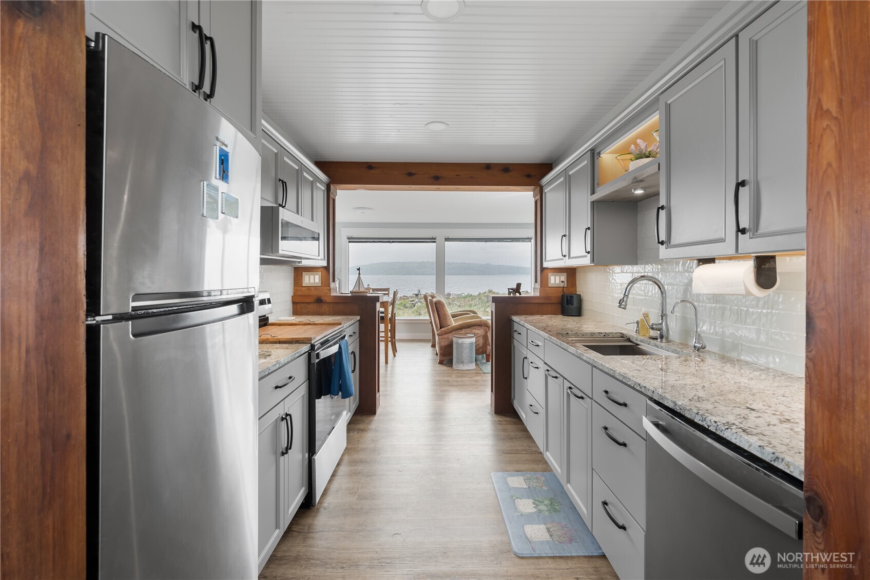 1818 E Lola Beach Lane , Oak Harbor, WA 98277-8628