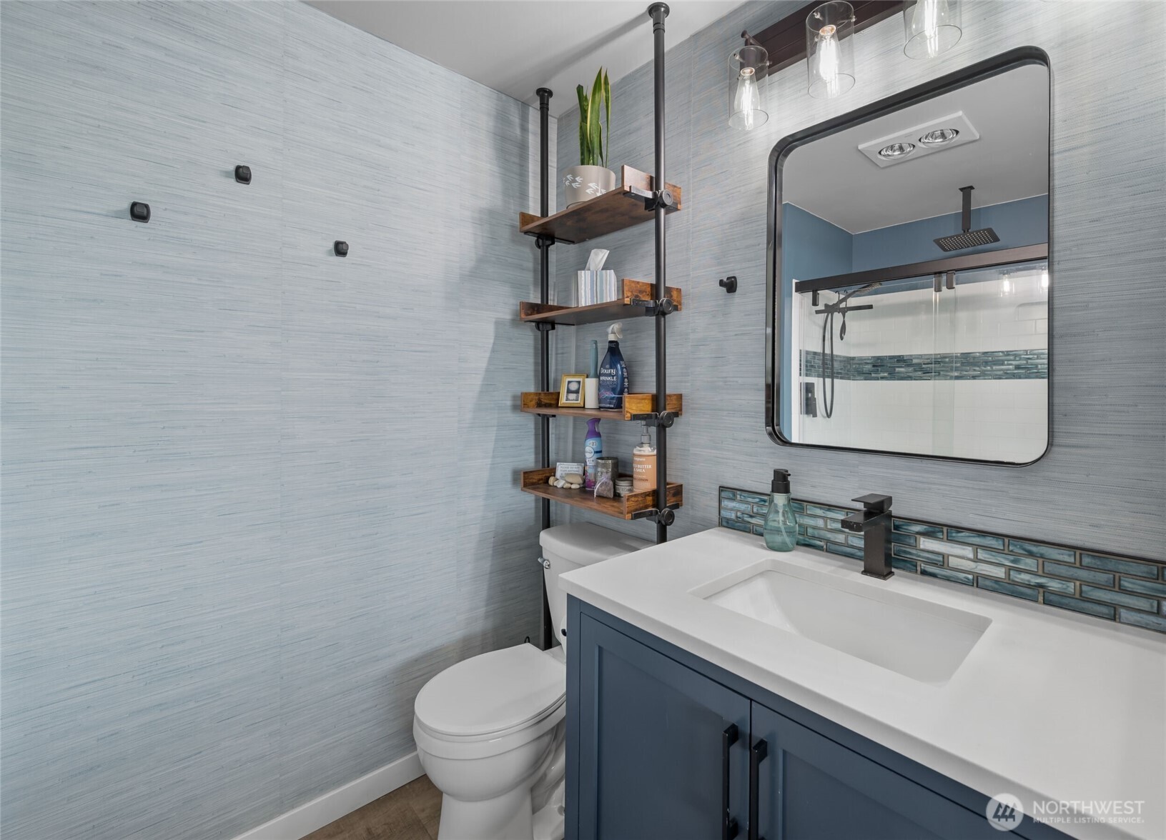 1818 E Lola Beach Lane , Oak Harbor, WA 98277-8628