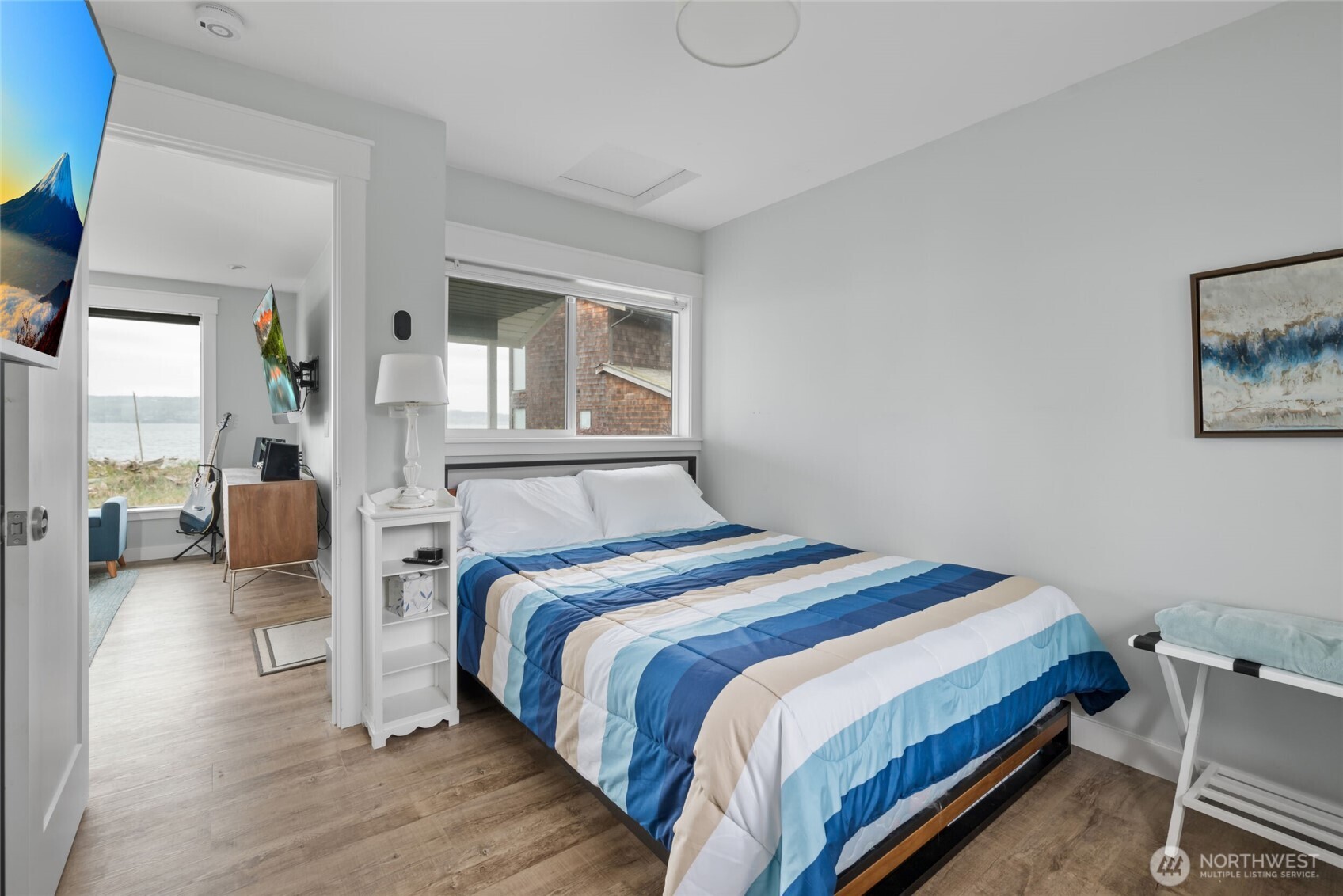 1818 E Lola Beach Lane , Oak Harbor, WA 98277-8628