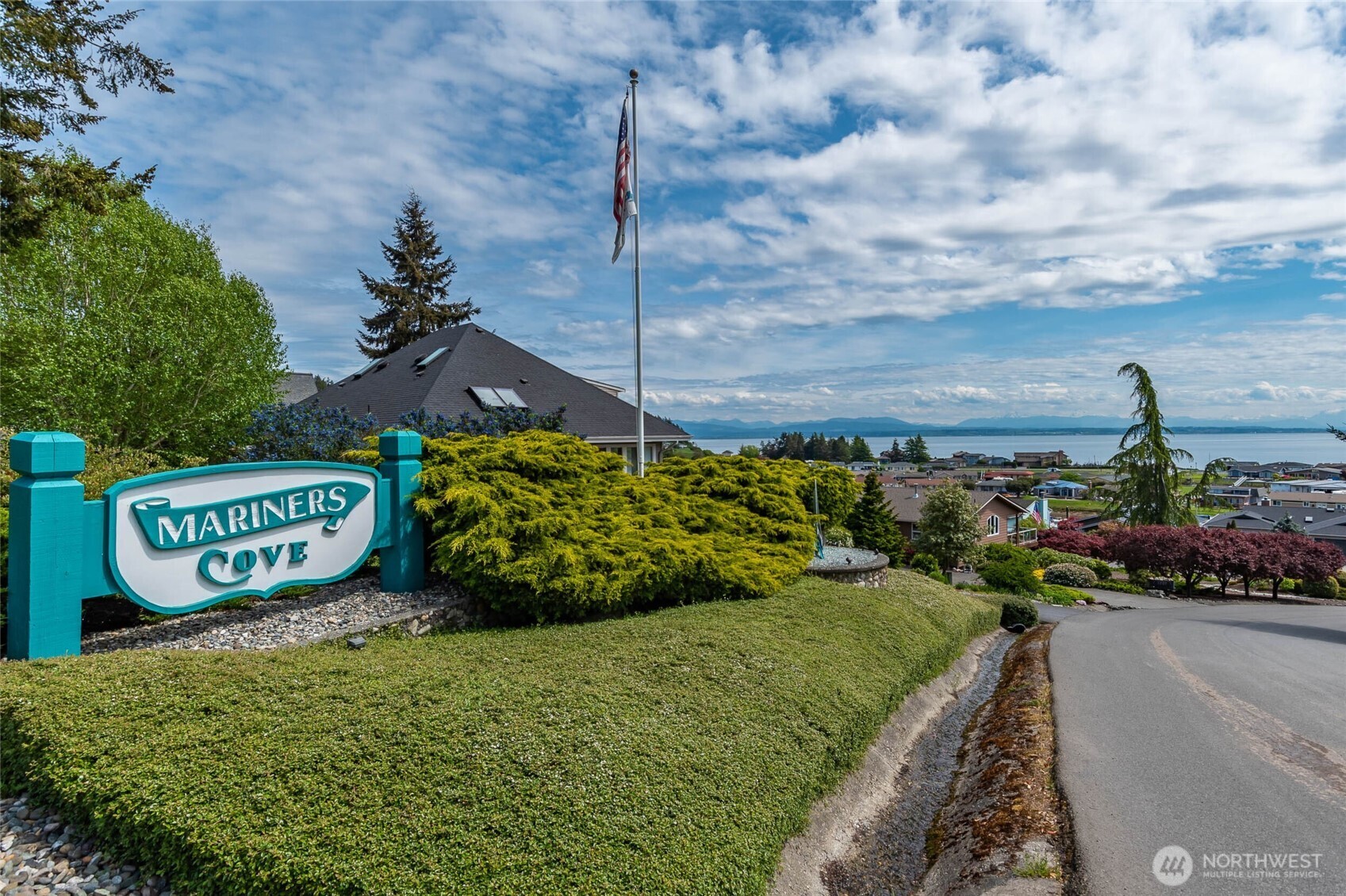 1818 E Lola Beach Lane , Oak Harbor, WA 98277-8628