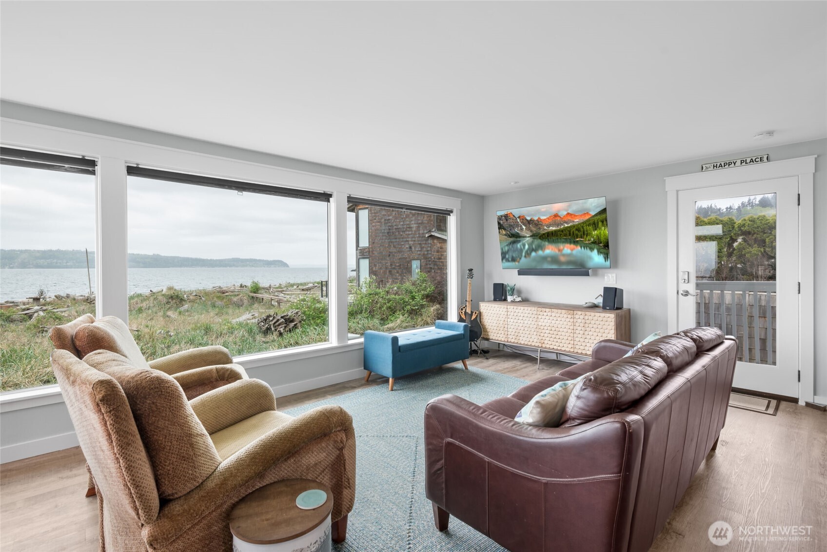 1818 E Lola Beach Lane , Oak Harbor, WA 98277-8628