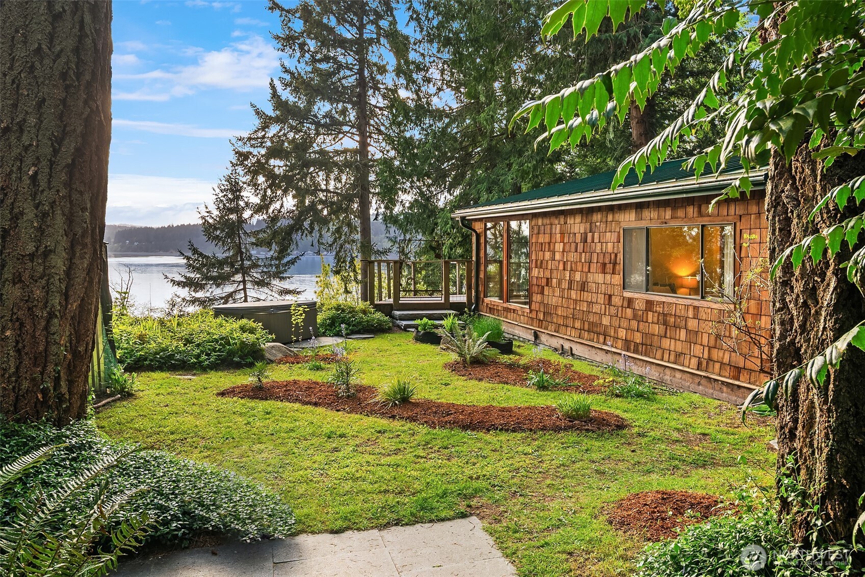 19923 Robinwood Road SW, Vashon, WA 98070