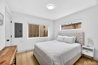 8647 B 18th Avenue SW, Seattle, WA 98106 - Photo 18