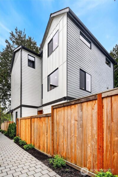 8647 B 18th Avenue SW, Seattle, WA 98106 - Photo 26