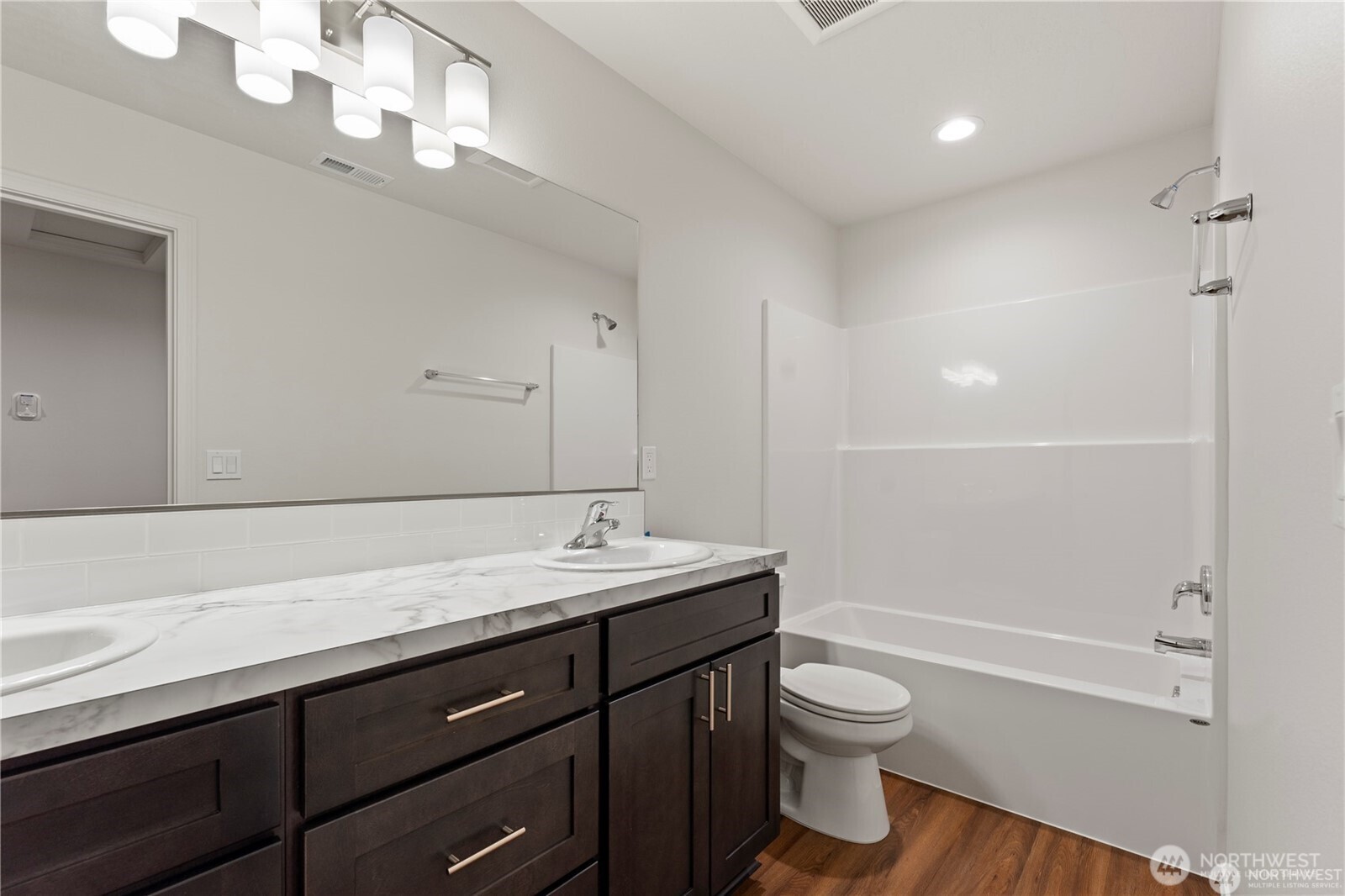 901 La Vista Drive , Warden, WA 98857