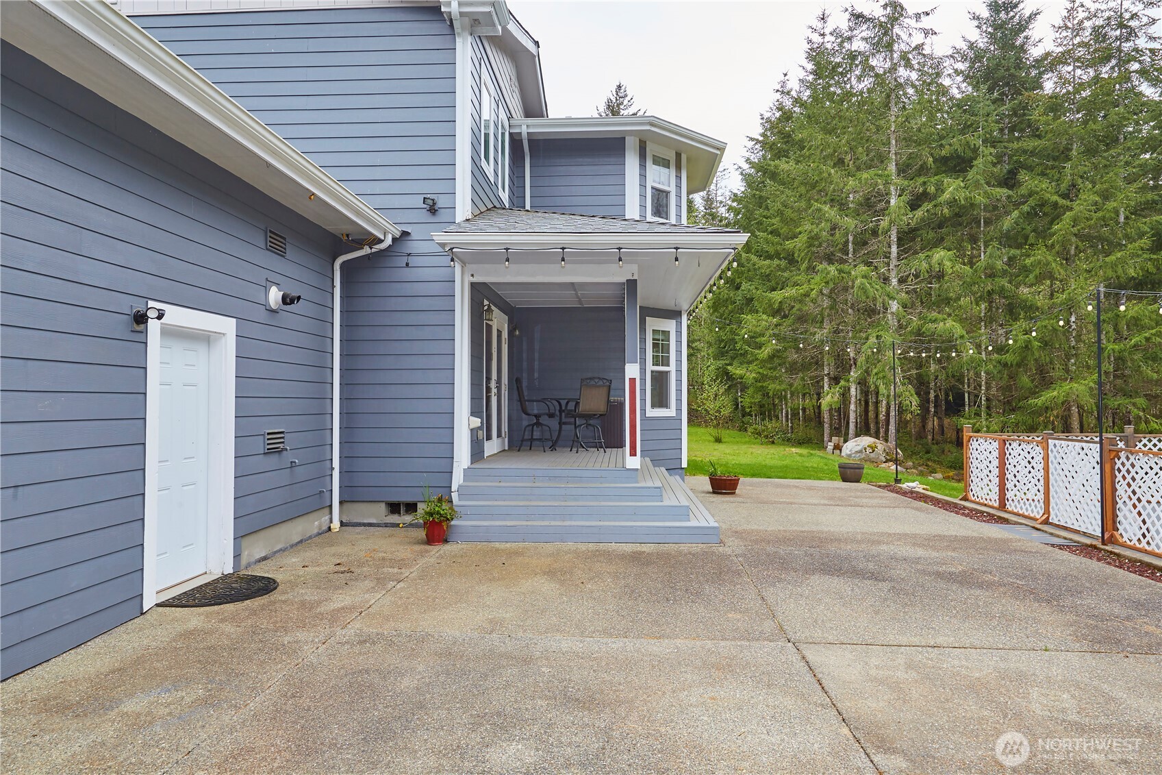 4909 SW Old Clifton Road , Port Orchard, WA 98367
